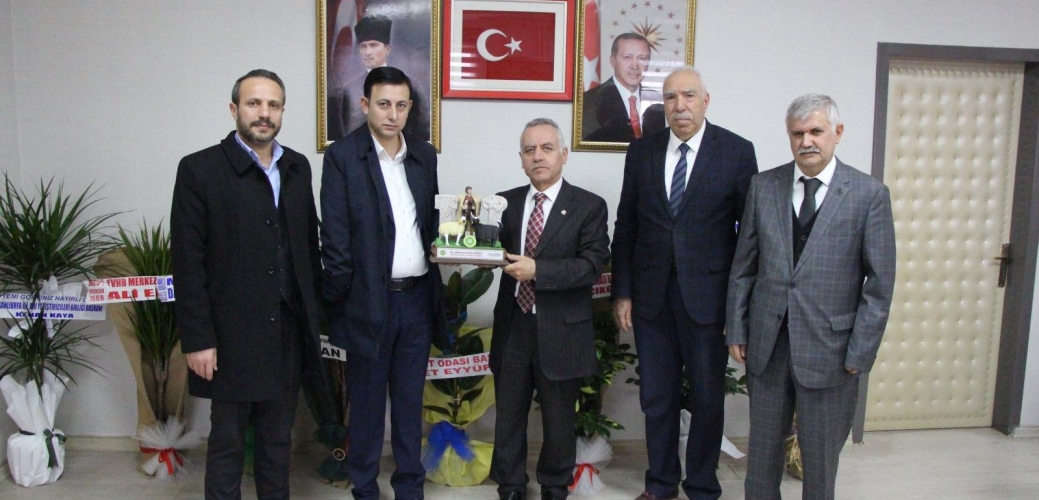 Şanlıurfa Tarım ve Orman İl Müdürlüğüne İl Müdürü olarak ataması yapılan  Sayın Mehmet Salih SÖĞÜT'e hayırlı olsun ziyaretinde bulunduk. 